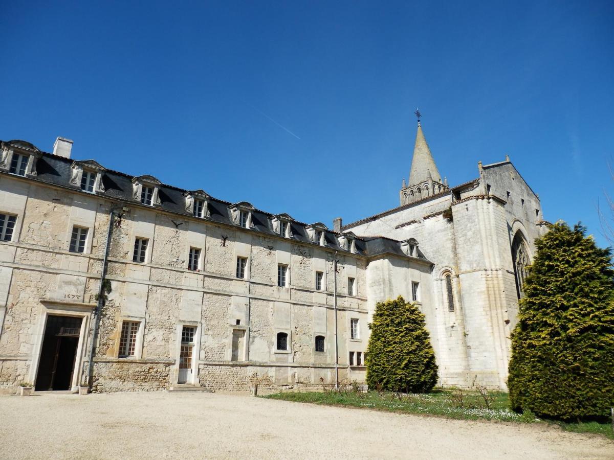 Logis Hotel Restaurant L'Essille Bassac Exterior photo